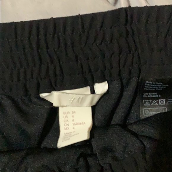 Shorts - Picture 3 of 3